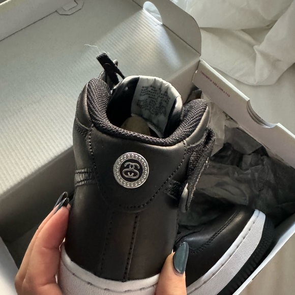 Stussy x Nike Air Force - Picture 2 of 5